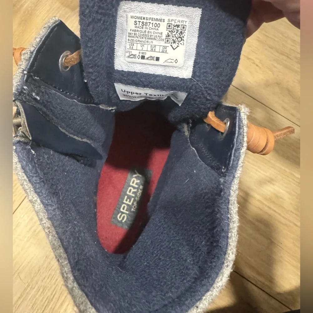 Sperry Women's Saltwater Rain Boots, size 5.5 Blue,‎ burgundy, and grey
